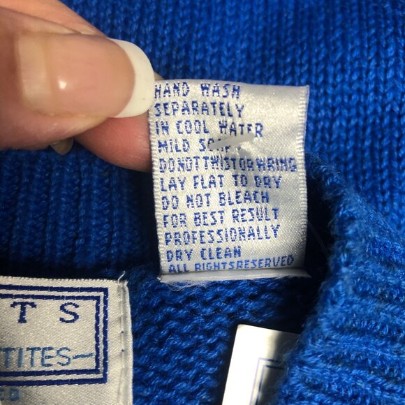 Northern Isles Portraits Cardigan Womens Petite Small Embroidered Sweater NEW - Picture 6 of 8